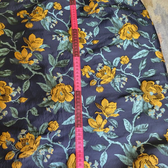 Jacquard Floral Print Pencil Skirt - Picture 5 of 7